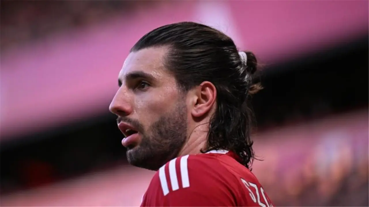 سوبوسلاي يثير الجدل حول فرص تأهل ليفربول إلى دوري المؤتمرات الأوروبي